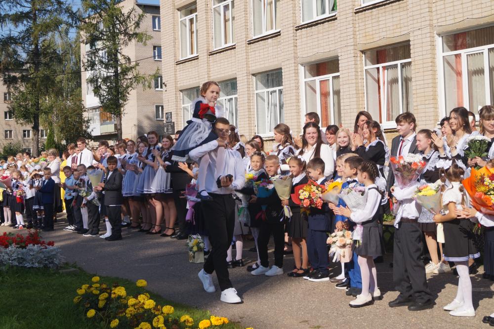 Школы Гаврилов-Ямского округа встретили День знаний