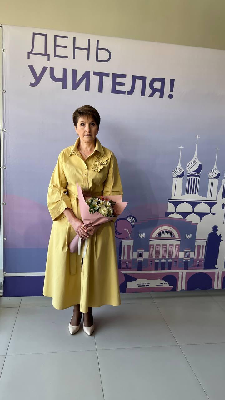 ПЯТЕРО ПЕДАГОГОВ ИЗ ГАВРИЛОВ-ЯМА ПОЛУЧИЛИ ГУБЕРНАТОРСКИЕ ПРЕМИИ
