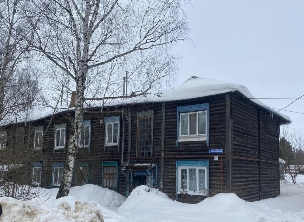 КРЫША ЖИЛОГО ДОМА НЕ ВЫДЕРЖАЛА НАГРУЗКИ СНЕГА