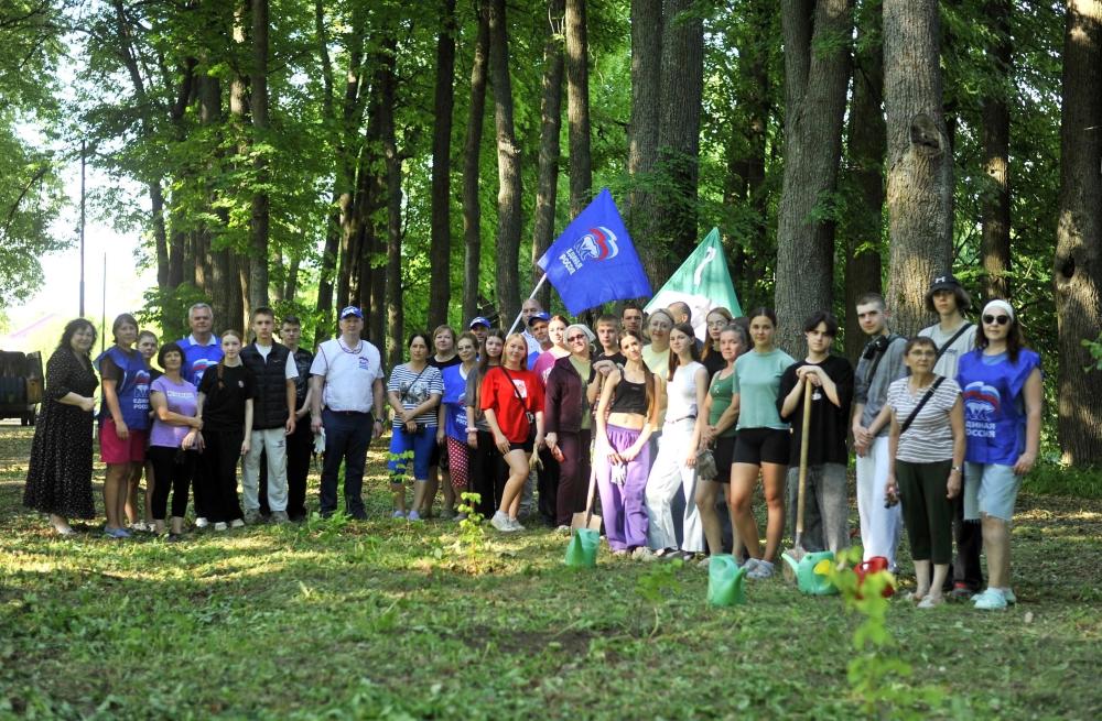 ПОД СЕНЬЮ ВЕКОВЫХ ЛИП