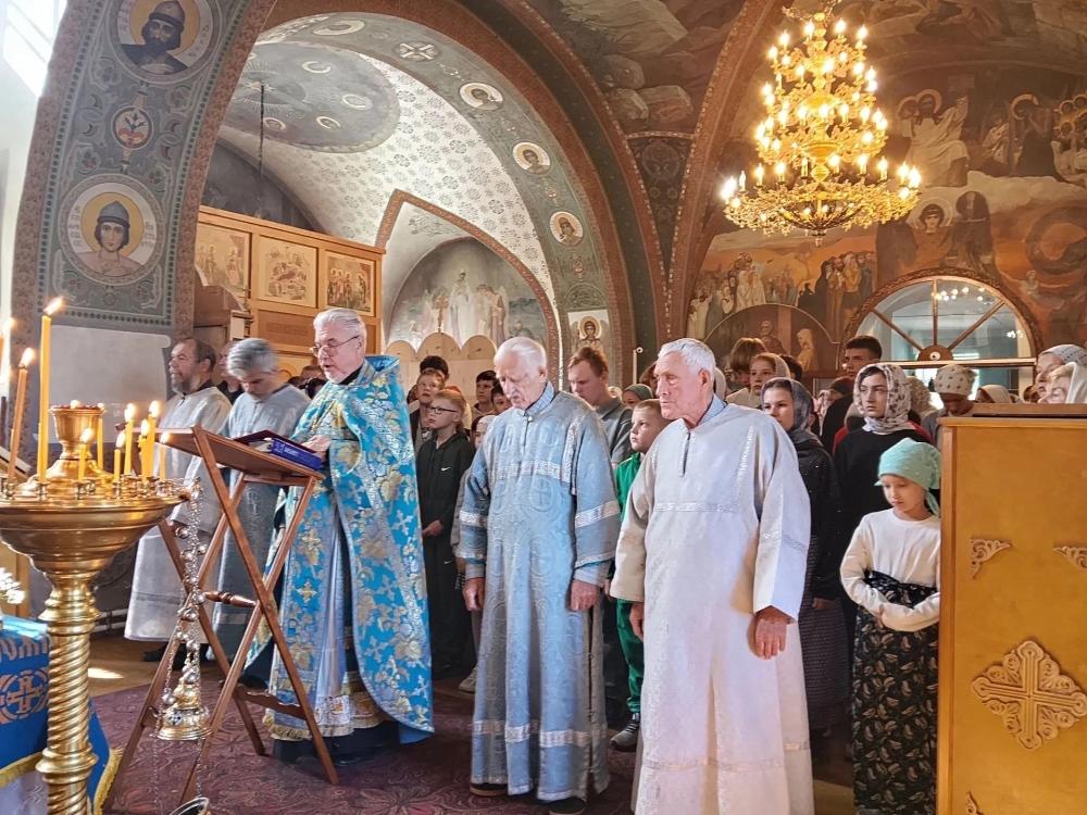 К НОВЫМ ЗНАНИЯМ – С МОЛИТВОЙ