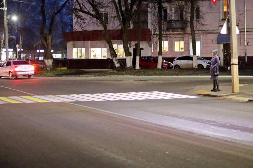 НА ДОРОГАХ ГАВРИЛОВ-ЯМА ПОЯВИЛСЬ ПРОЕКЦИОННЫЕ ПЕШЕХОДНЫЕ ПЕРЕХОДЫ
